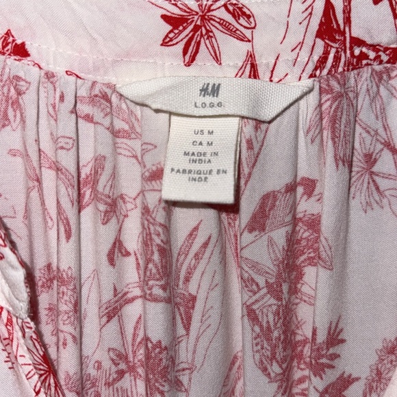 H&M DRESS! Ivory and Red color. Size Medium. Great condition. Drawstring sides. - Picture 5 of 11